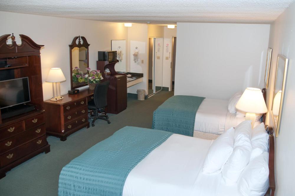 Double Queen Room - Non-Smoking interior